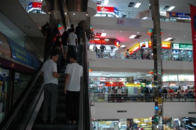 COMERCIO - ESCALERA MECANICA